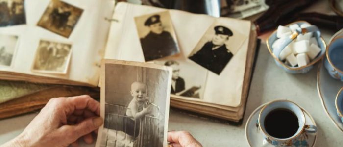 the-value-of-family-photography-family-tree-connection-of-generations-inheritance-memory-for_t20_rL1d8o (1)
